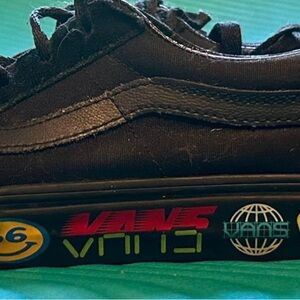 Vans Old Skool Sneakers
Men’s Size 9